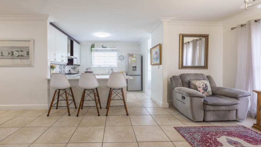 3 Bedroom Property for Sale in Sunningdale Western Cape